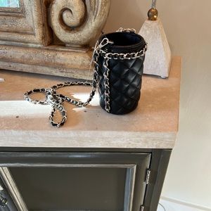 WHITE HOUSE BLACK MARKET CHANEL LIKE WATER BOTTLE HOLDER NEW WITH TAGS